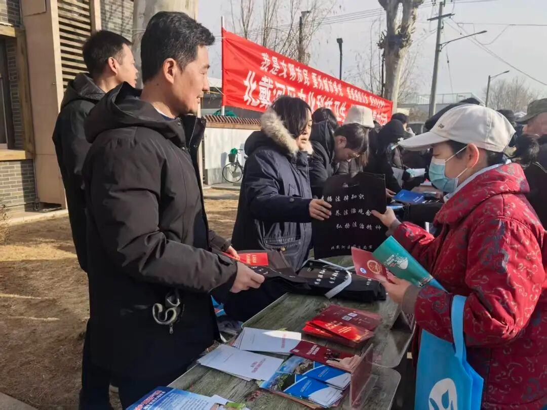 北戴河区司法局深入戴河村开展“三下乡”法治宣传活动